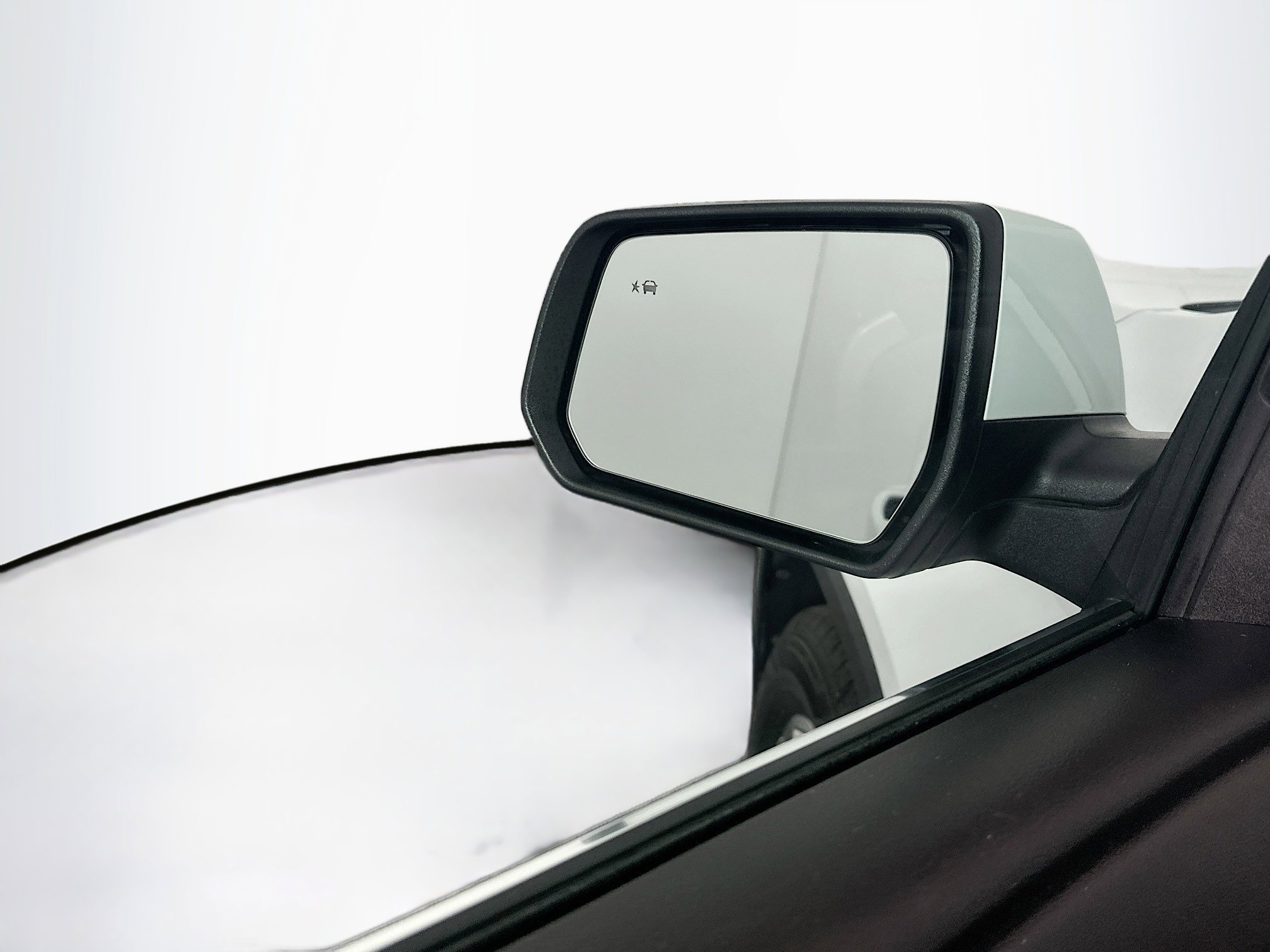 Used 2023 Chevrolet Traverse LT image 16