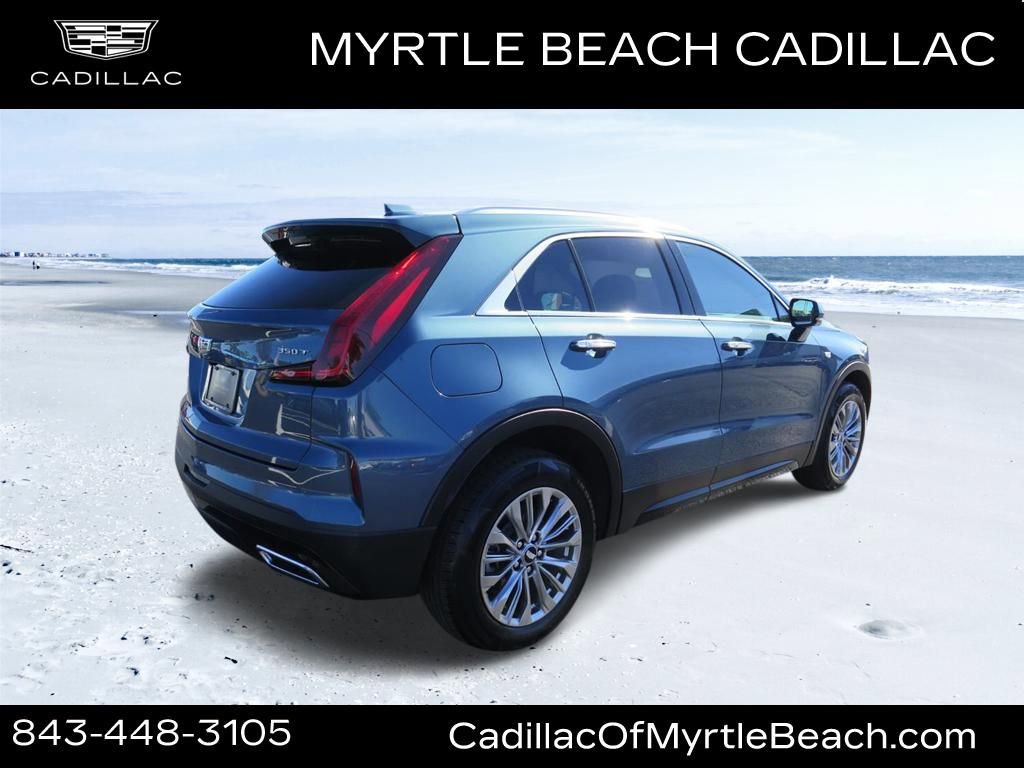 Used 2024 Cadillac XT4 Premium Luxury image 3