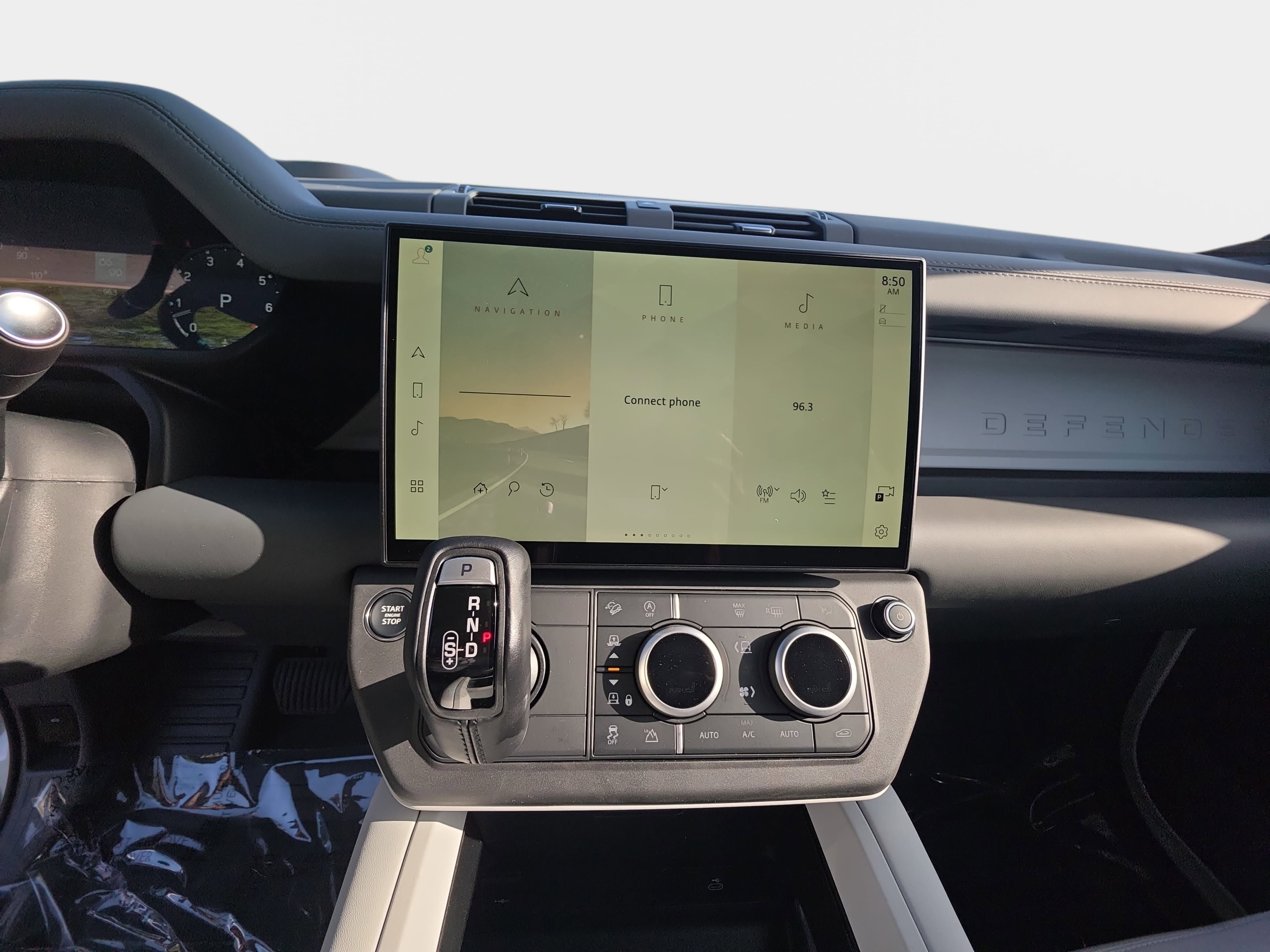 New 2026 Land Rover Defender 130 X-Dynamic SE AWD/4WD image 21