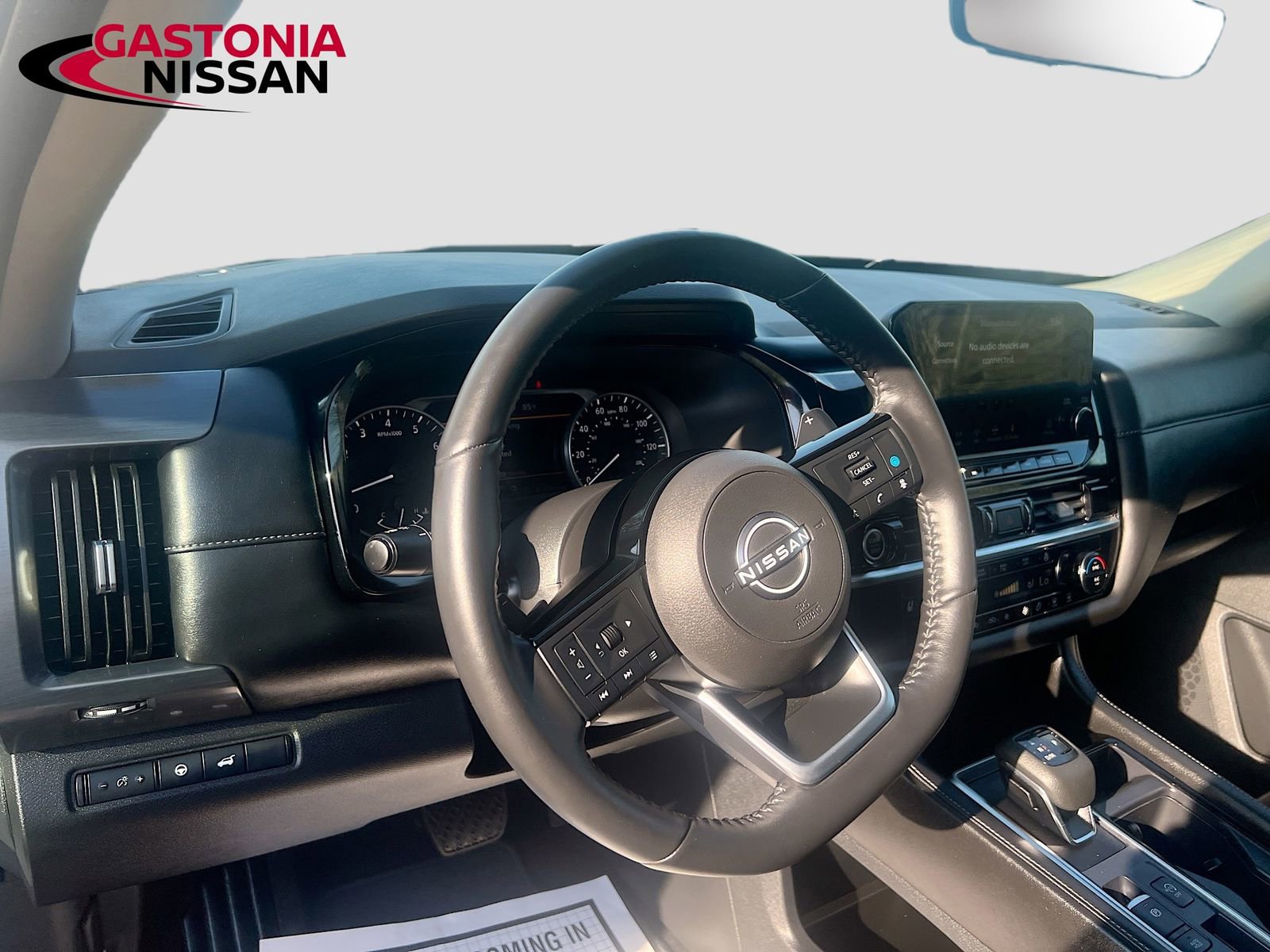 Used 2024 Nissan Pathfinder SL w/ Cargo Package image 11