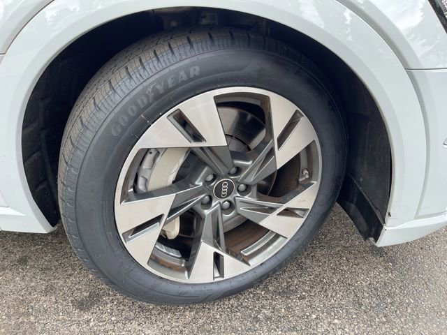 Used 2023 Audi e-tron Premium Plus AWD/4WD image 47