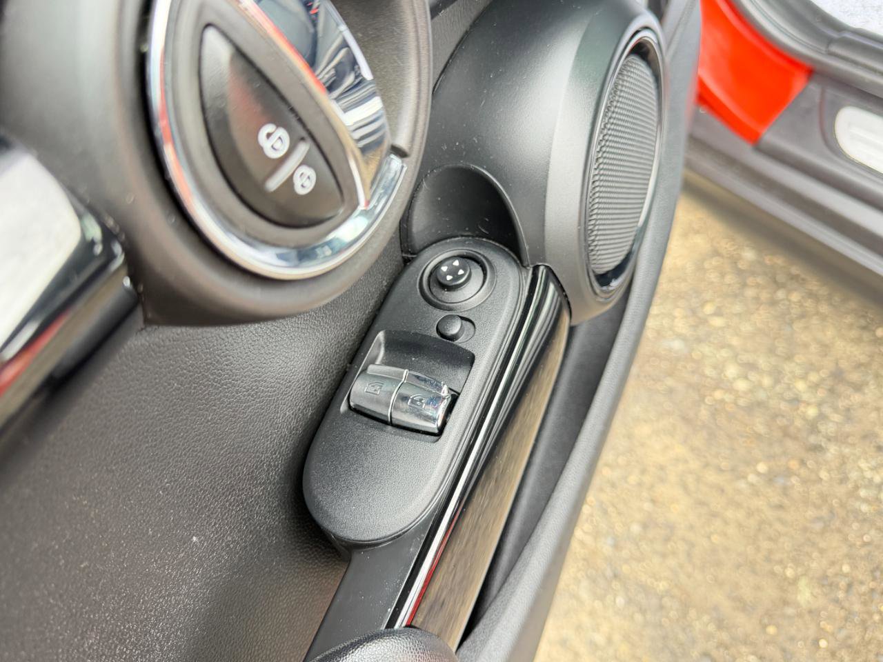 Used 2019 MINI Cooper 2-Door Hardtop w/ Storage Package image 17