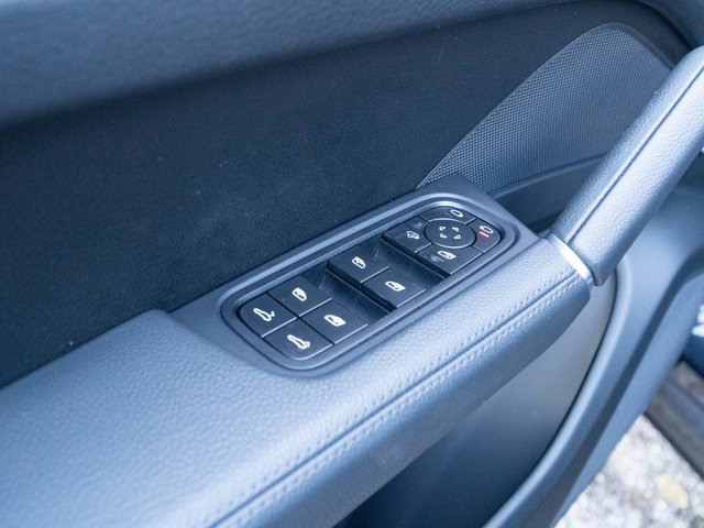 Certified 2022 Porsche Cayenne S image 16