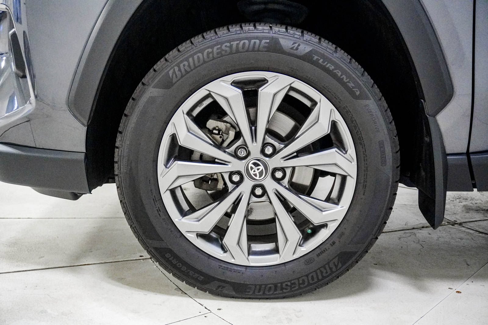 Used 2022 Toyota RAV4 XLE Premium AWD/4WD image 17