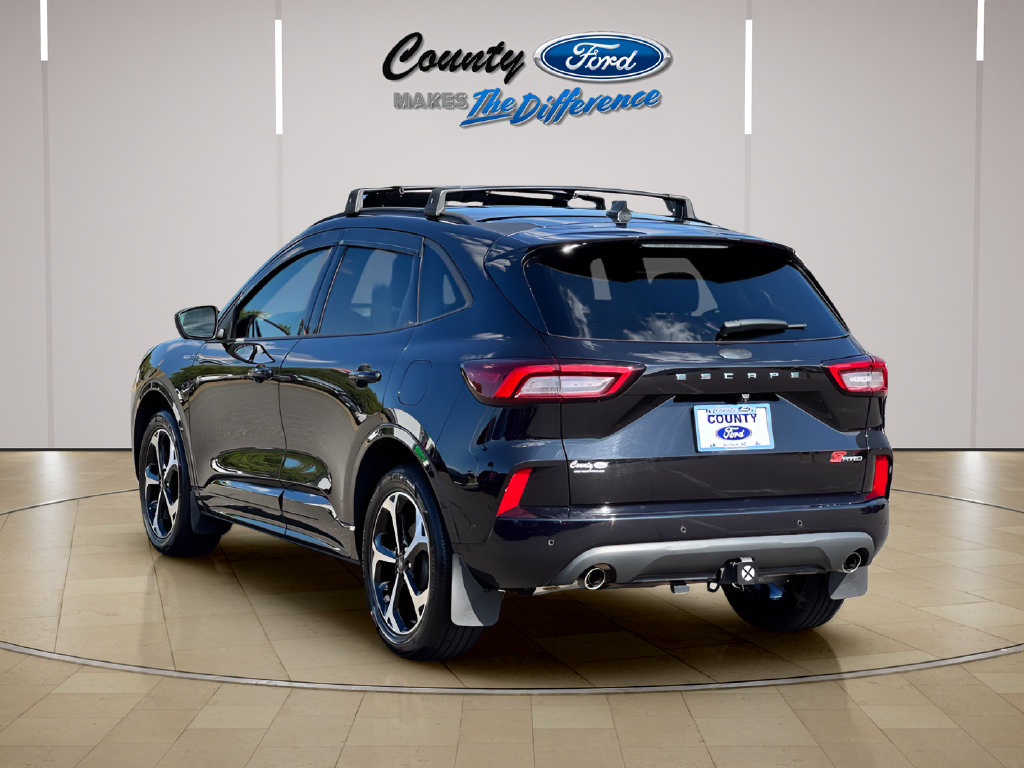 Used 2023 Ford Escape ST-Line Elite w/ Premium Technology Package AWD/4WD image 7