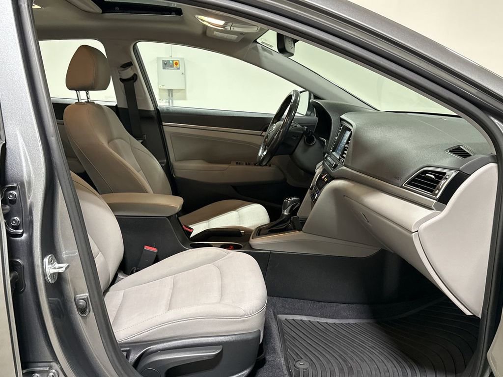 Used 2018 Hyundai Elantra Value Edition w/ Winter Weather Package image 22
