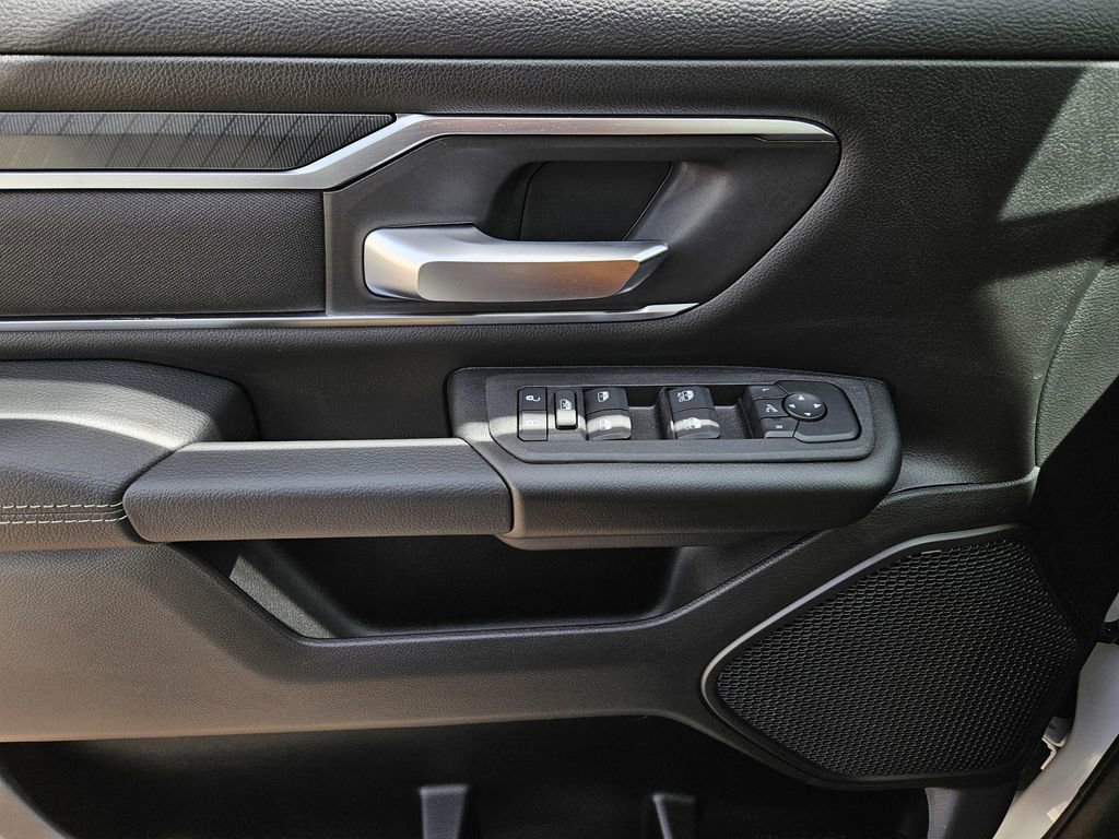 New 2026 RAM 1500 4x4 Crew Cab image 16