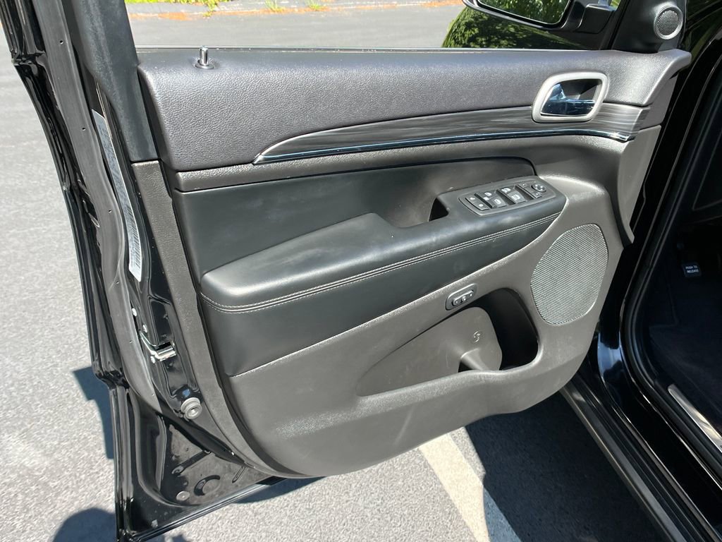 Used 2019 Jeep Grand Cherokee Limited image 11