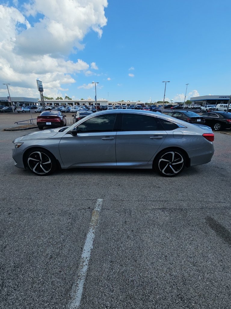 Used 2022 Honda Accord Sport image 4