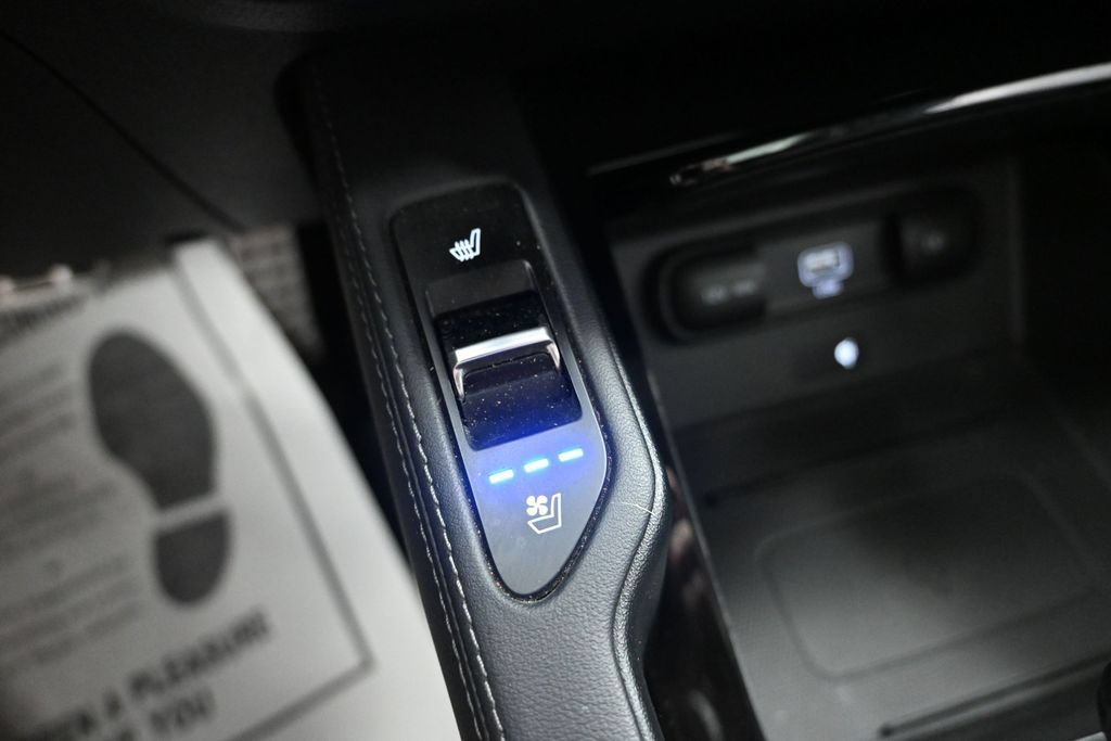 Used 2020 Kia Telluride SX w/ SX Prestige Package AWD/4WD image 22