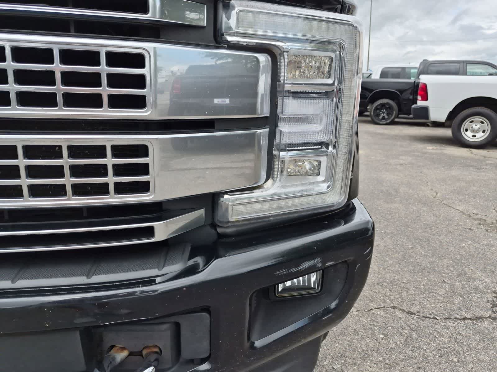 Used 2018 Ford F350 Platinum w/ Platinum Ultimate Package AWD/4WD image 11