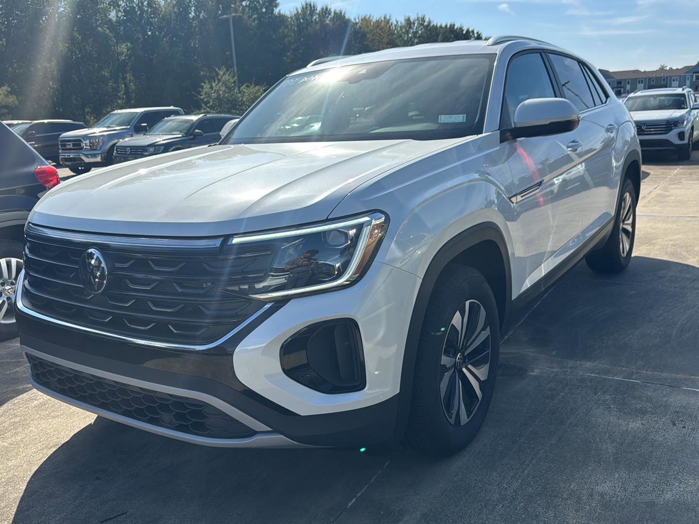 New 2026 Volkswagen Atlas Cross Sport SE image 1