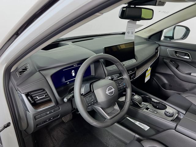 New 2025 Nissan Rogue Platinum w/ Platinum Premium Package image 8