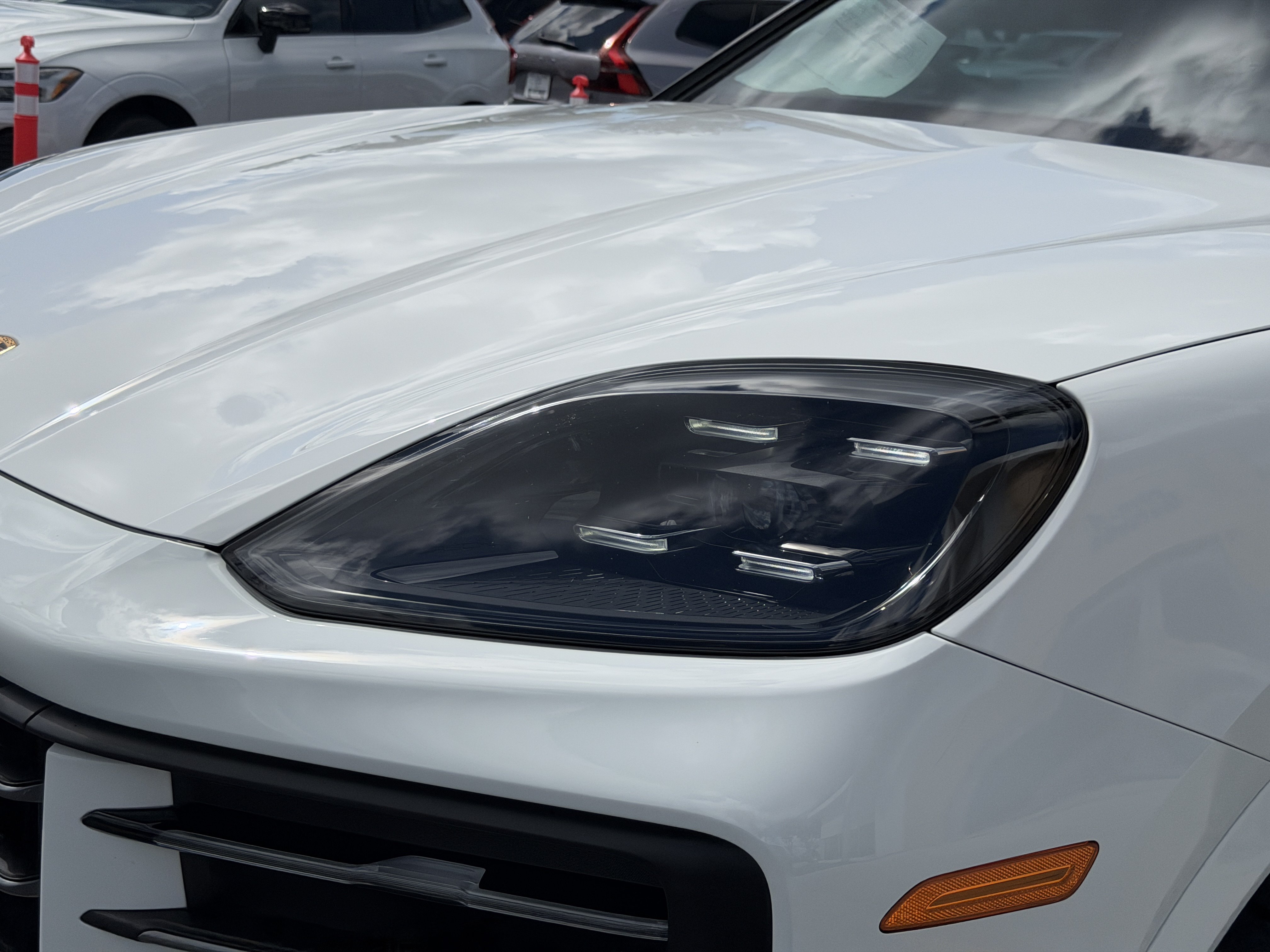 Used 2024 Porsche Cayenne AWD/4WD image 8