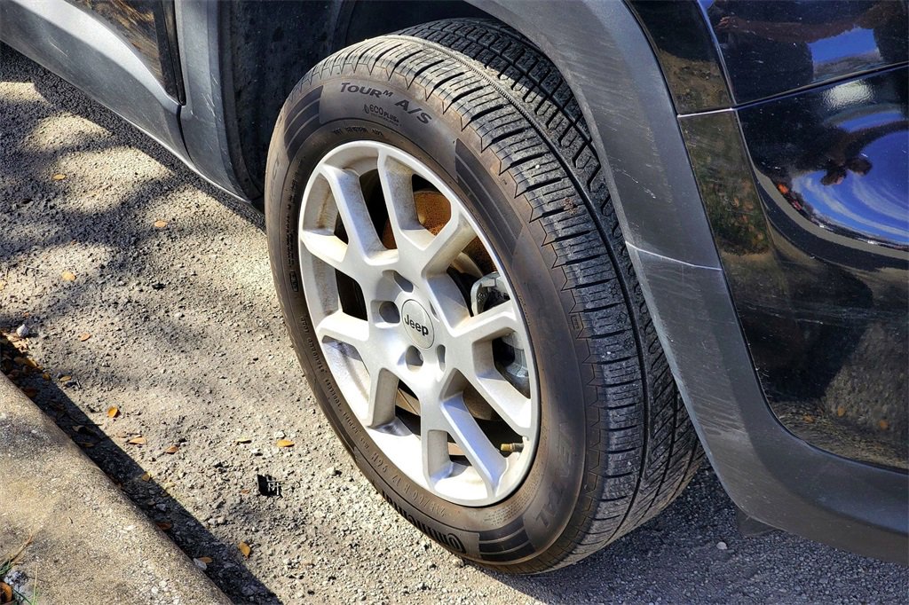 Used 2022 Jeep Renegade Latitude w/ Convenience Group image 4