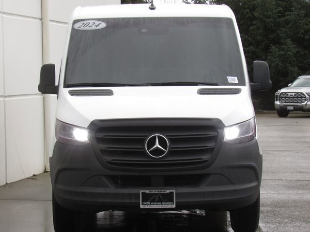 Used 2024 Mercedes-Benz Sprinter 2500 image 3