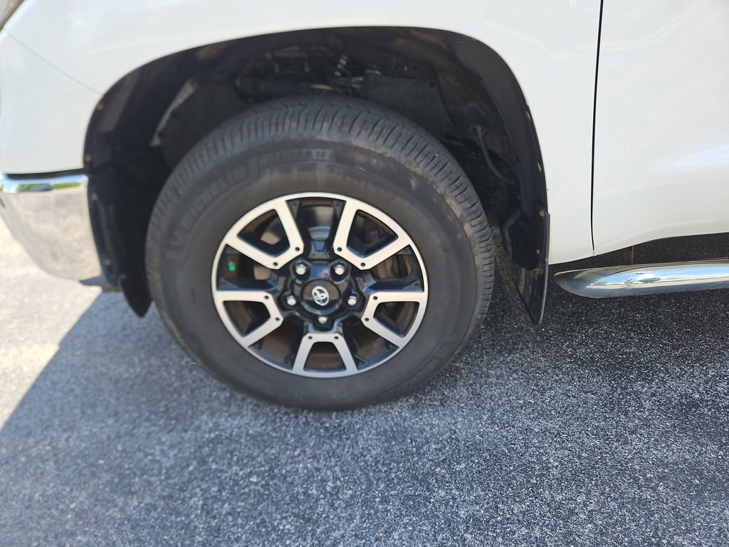 Used 2018 Toyota Tundra SR5 w/ TRD Off Road Package AWD/4WD image 26