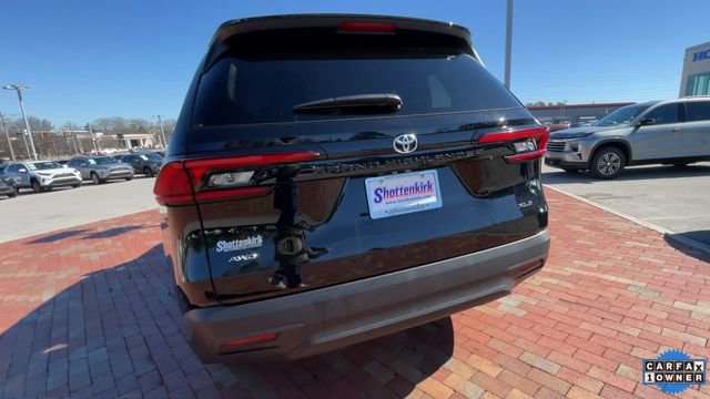 Used 2025 Toyota Grand Highlander AWD image 8