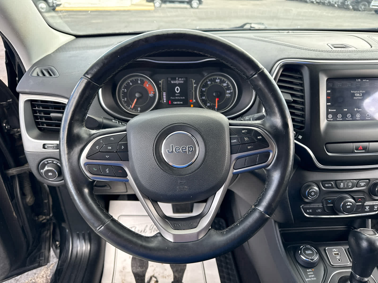 Used 2019 Jeep Cherokee Latitude Plus w/ Cold Weather Group AWD/4WD image 14