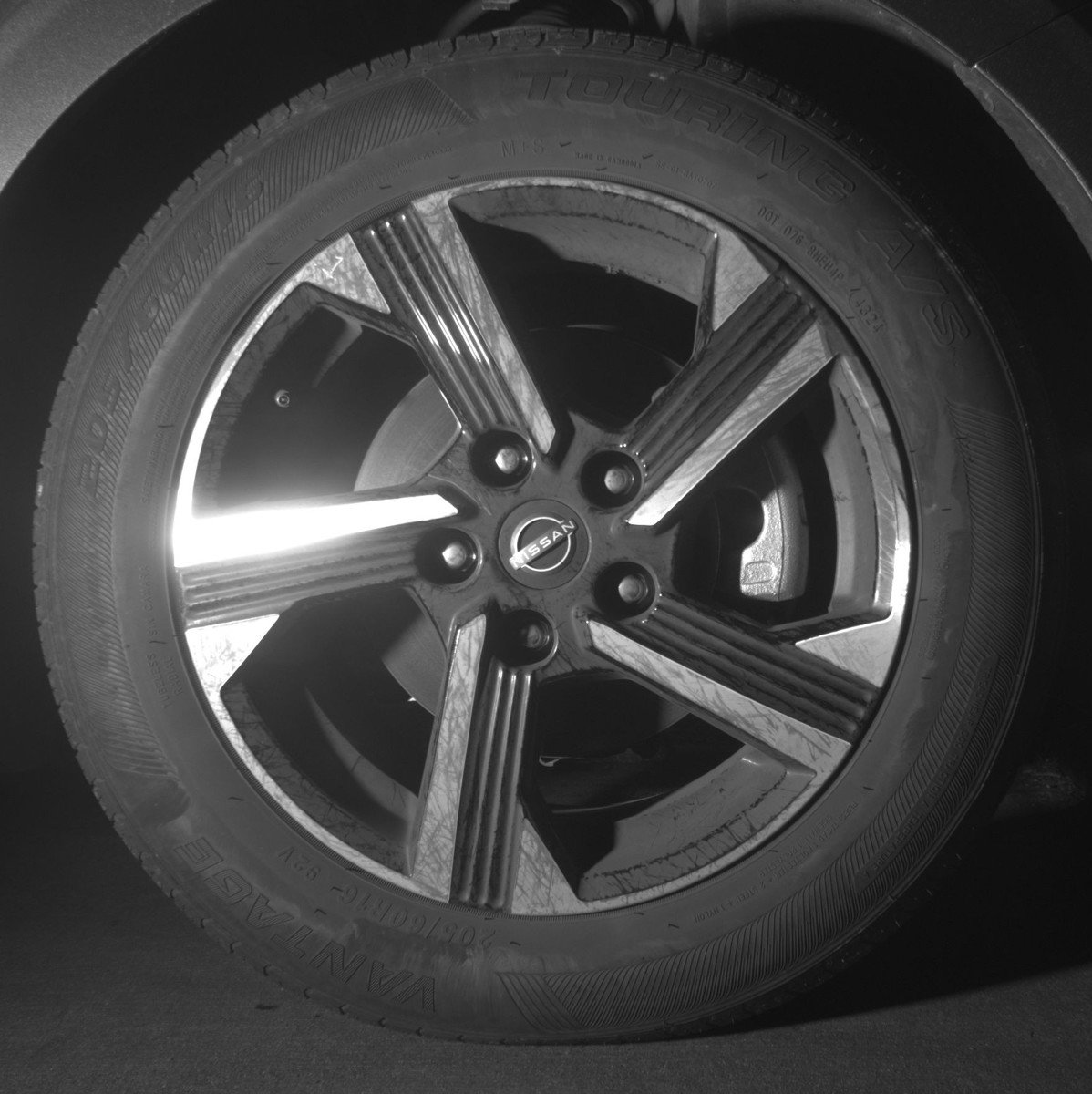 Used 2025 Nissan Sentra SV FWD image 13