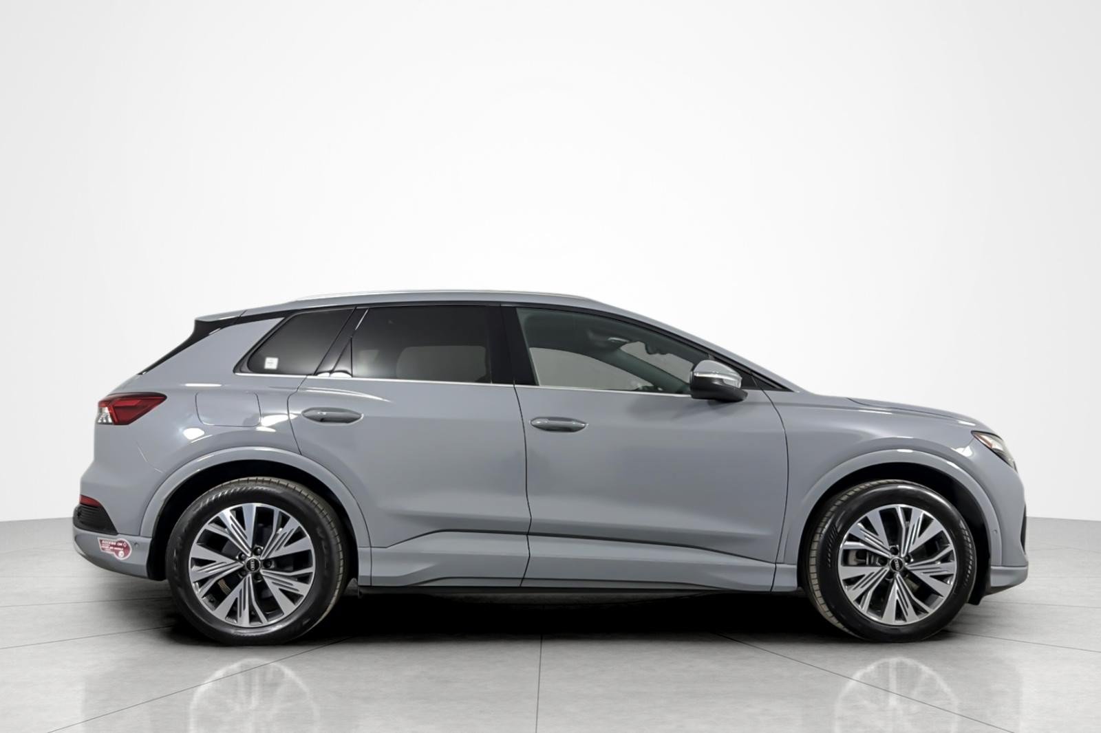 Used 2023 Audi Q4 e-tron Premium Plus RWD image 6