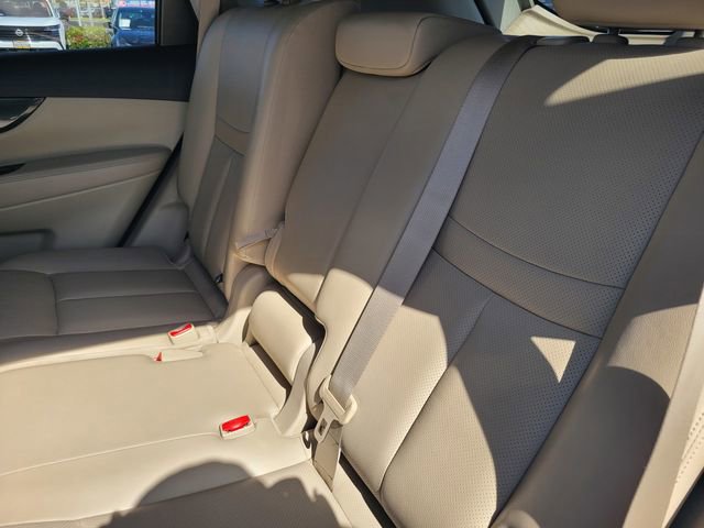 Used 2017 Nissan Rogue SL w/ SL Premium Package AWD/4WD image 15