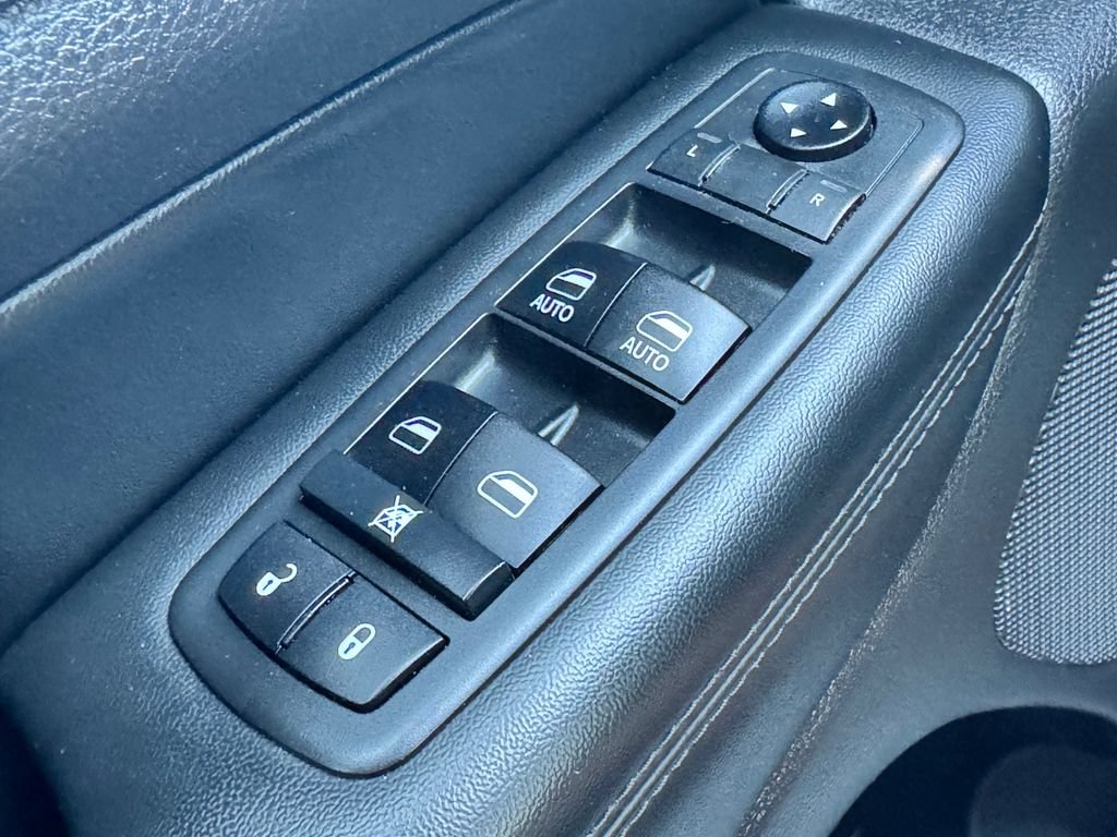 Used 2019 Jeep Grand Cherokee Limited X AWD/4WD image 31