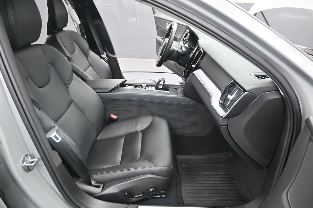 Used 2024 Volvo S60 B5 Core w/ Climate Package FWD image 28