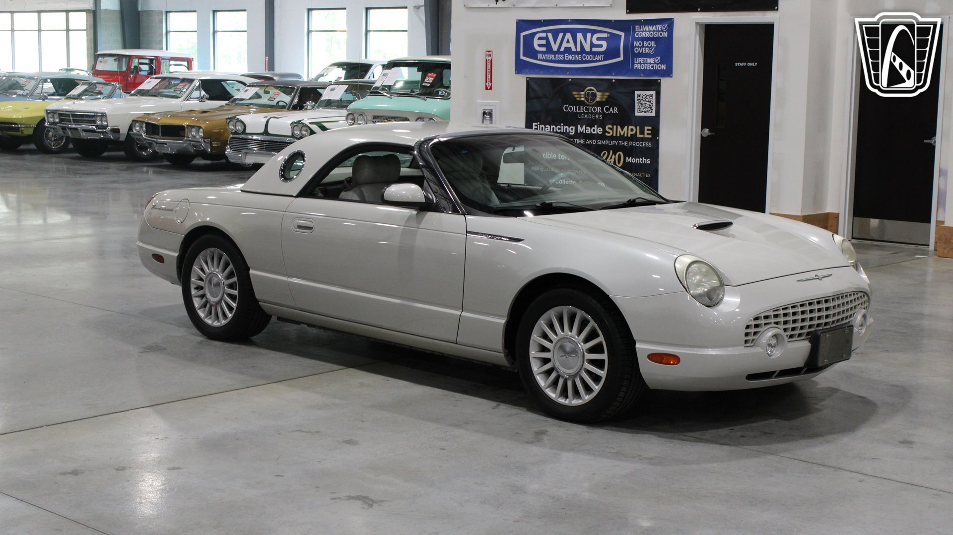 Used 2005 Ford Thunderbird 50th Anniversary RWD image 22