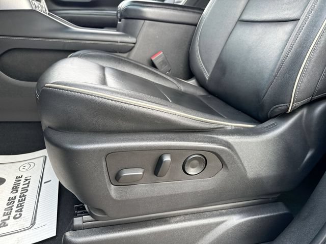 Used 2023 GMC Yukon SLT AWD/4WD image 12