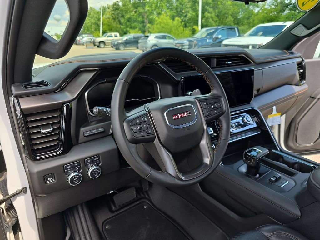Used 2025 GMC Sierra 1500 AT4 w/ AT4 Premium Package AWD/4WD image 16