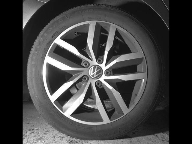 Used 2025 Volkswagen Jetta SE FWD image 11