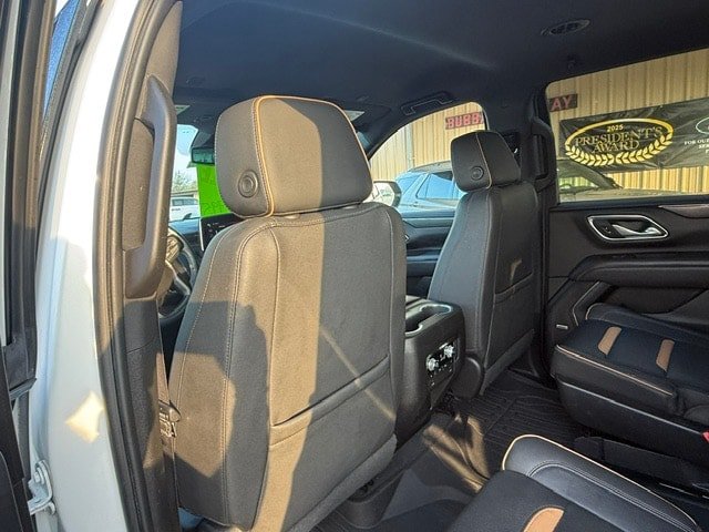 Used 2023 GMC Yukon AT4 AWD/4WD image 10
