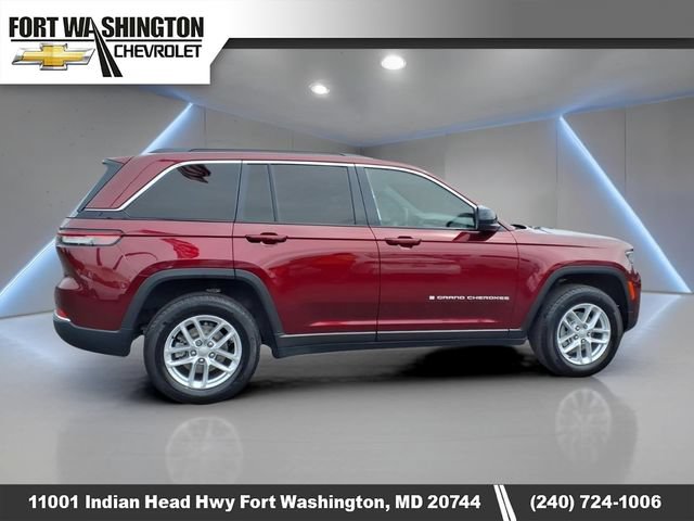Used 2024 Jeep Grand Cherokee Laredo X w/ Luxury Tech Group I AWD/4WD image 2
