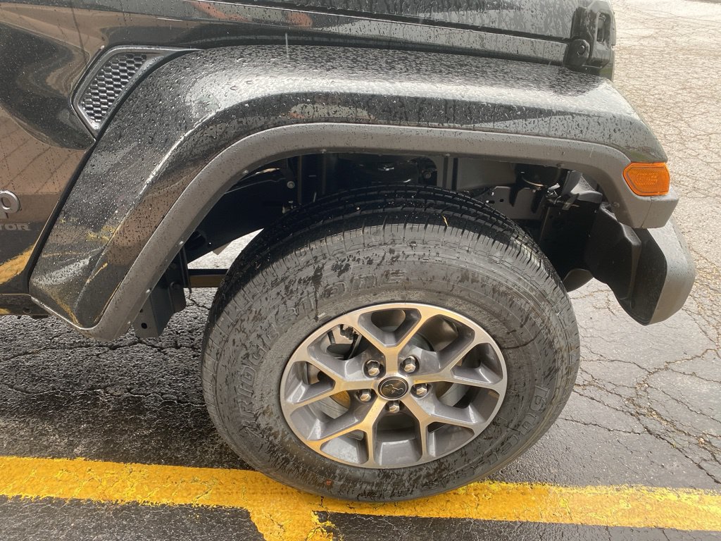 New 2025 Jeep Gladiator Sport AWD/4WD image 11