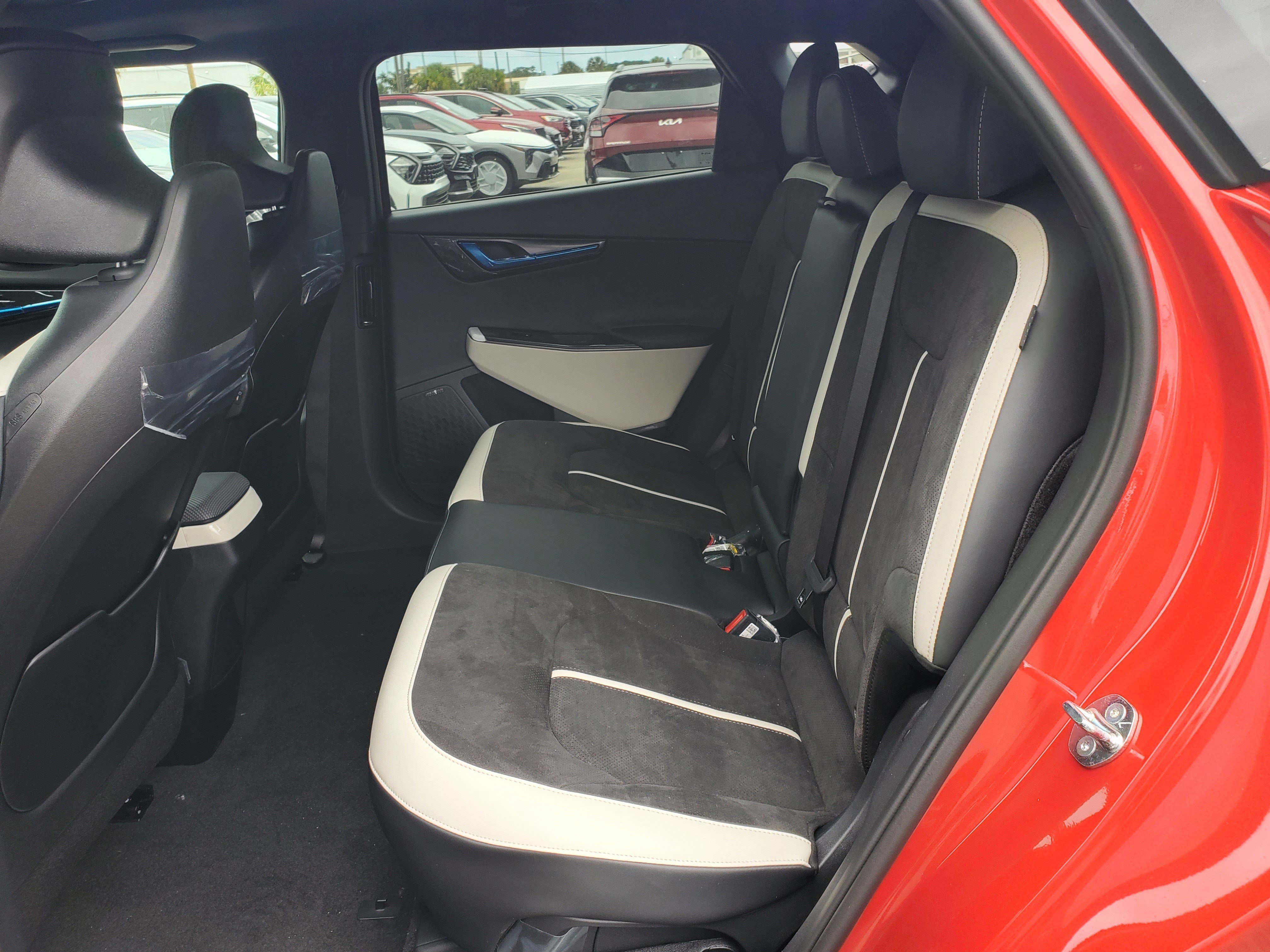 New 2025 Kia EV6 Light w/ Light LR Technology Package image 9