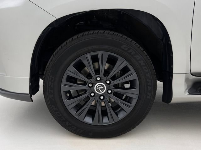 Used 2022 Lexus GX 460 Premium w/ Accessory Package AWD/4WD image 29