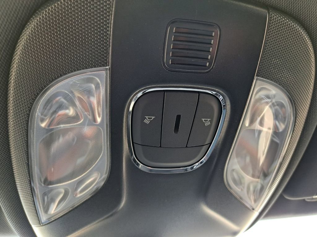 New 2026 Jeep Compass Latitude image 18