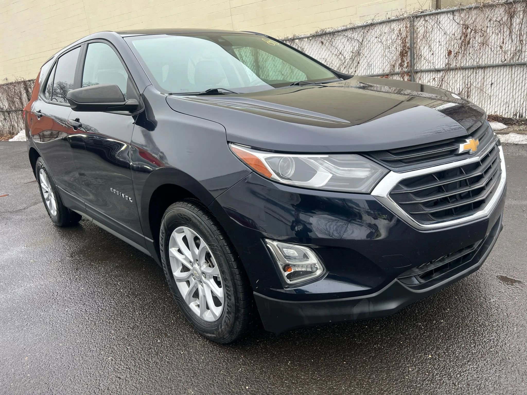 Used 2020 Chevrolet Equinox LS image 3