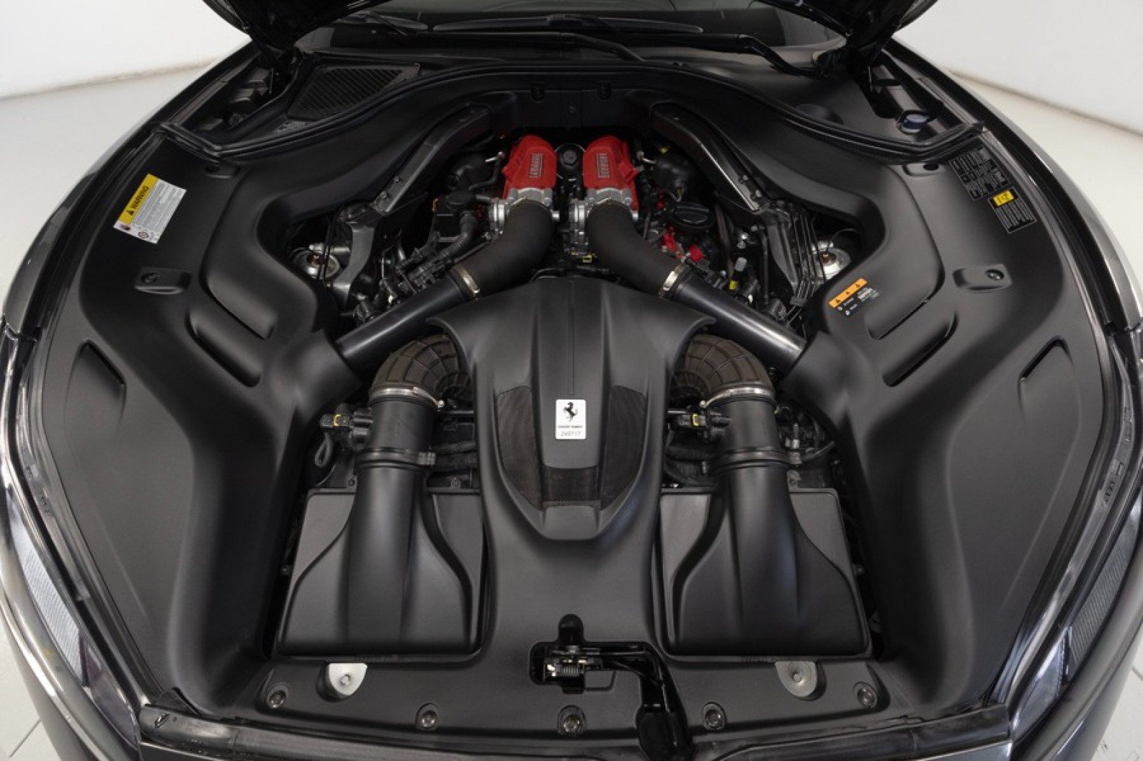 Used 2020 Ferrari Portofino RWD image 61