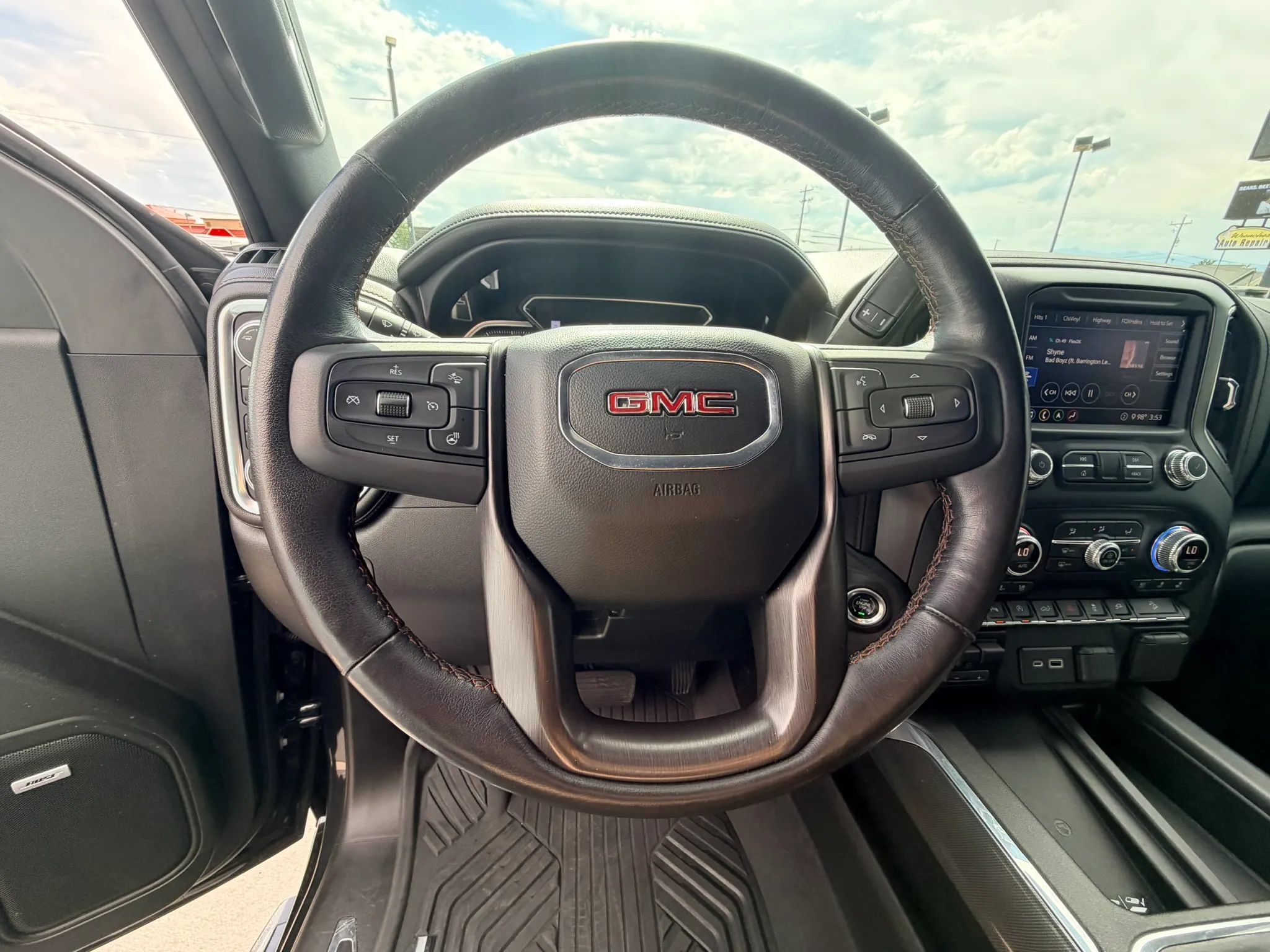 Used 2020 GMC Sierra 1500 AT4 w/ AT4 Premium Package AWD/4WD image 12