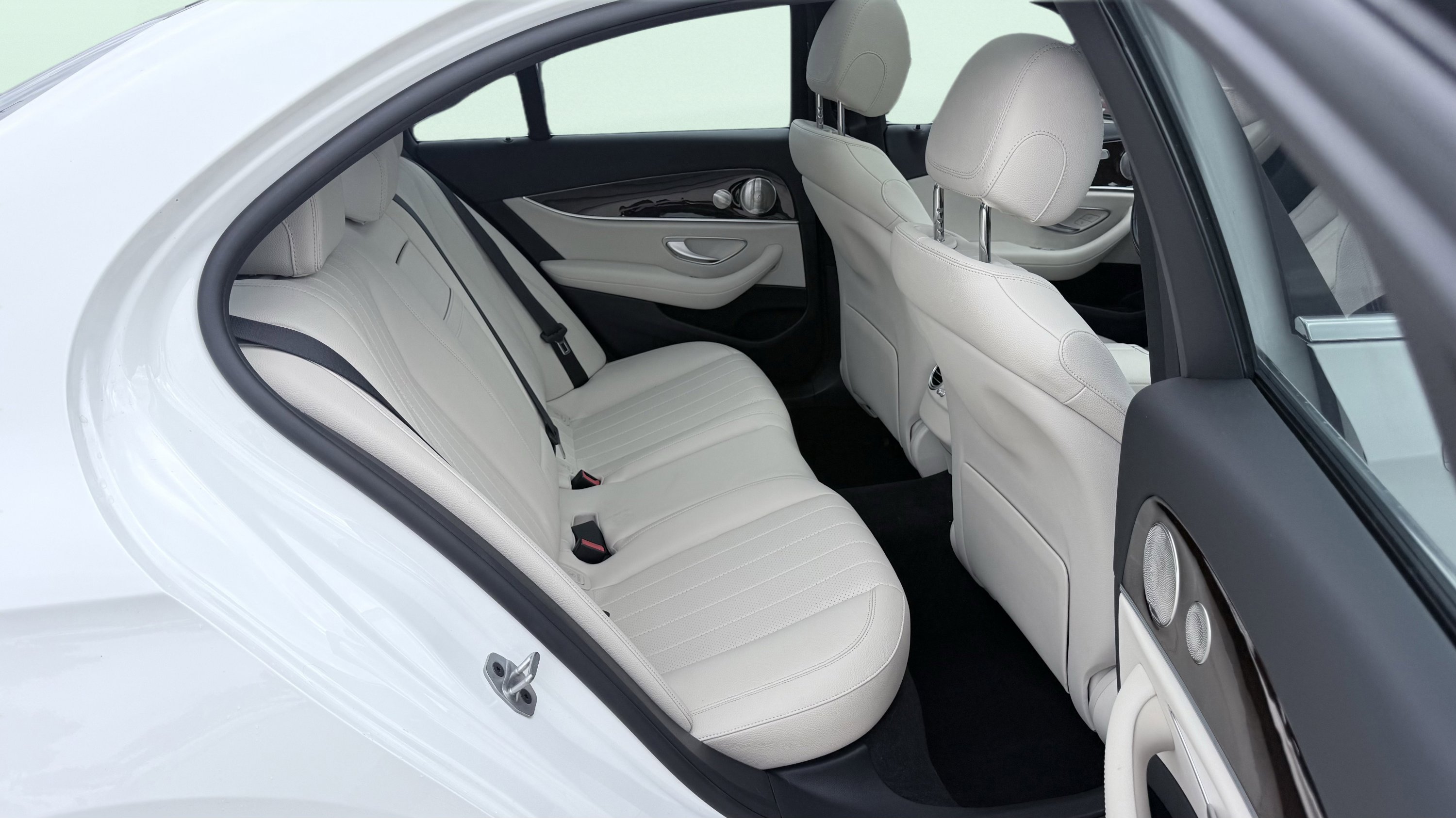 Used 2023 Mercedes-Benz E 350 Sedan image 37