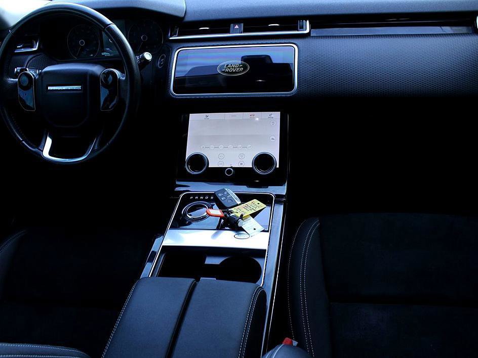 Used 2019 Land Rover Range Rover Velar image 24