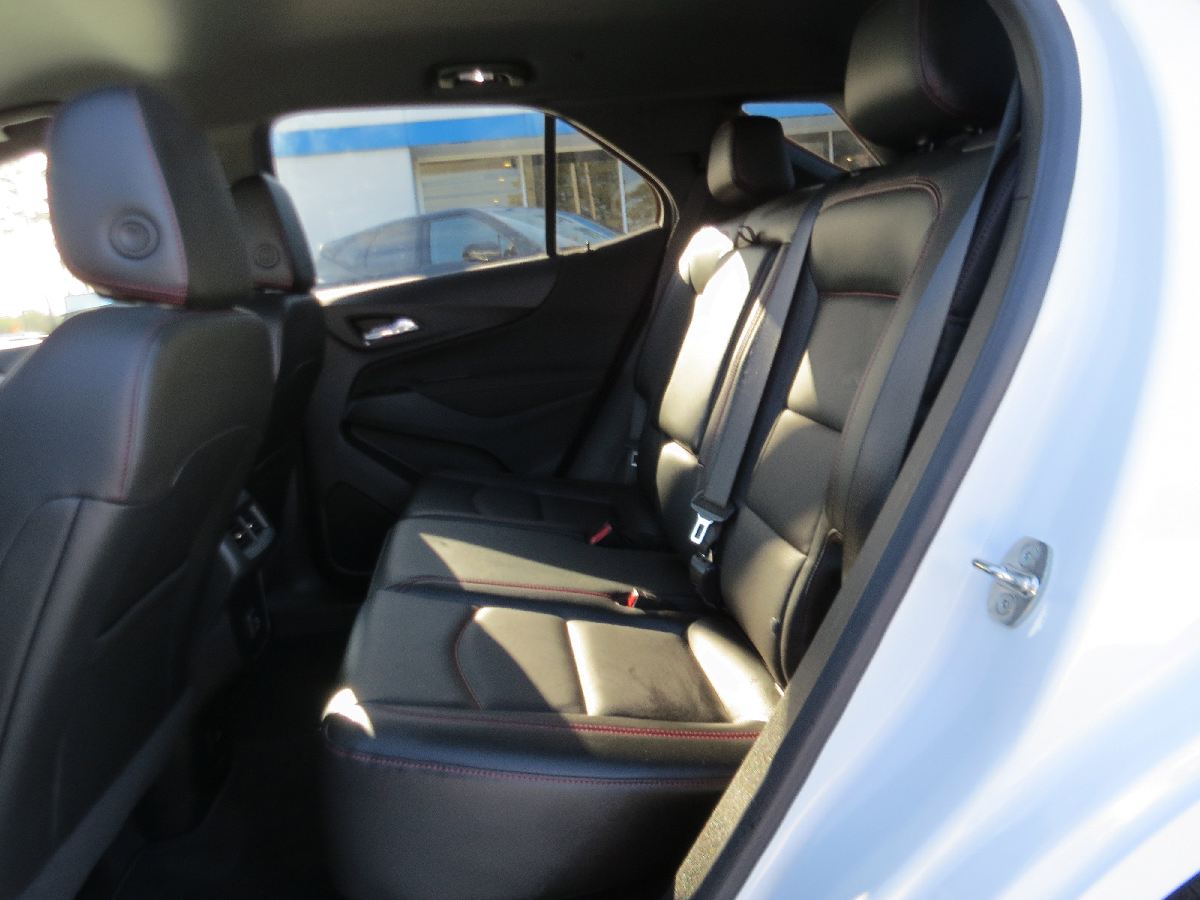 Used 2022 Chevrolet Equinox RS w/ RS Leather Package image 11