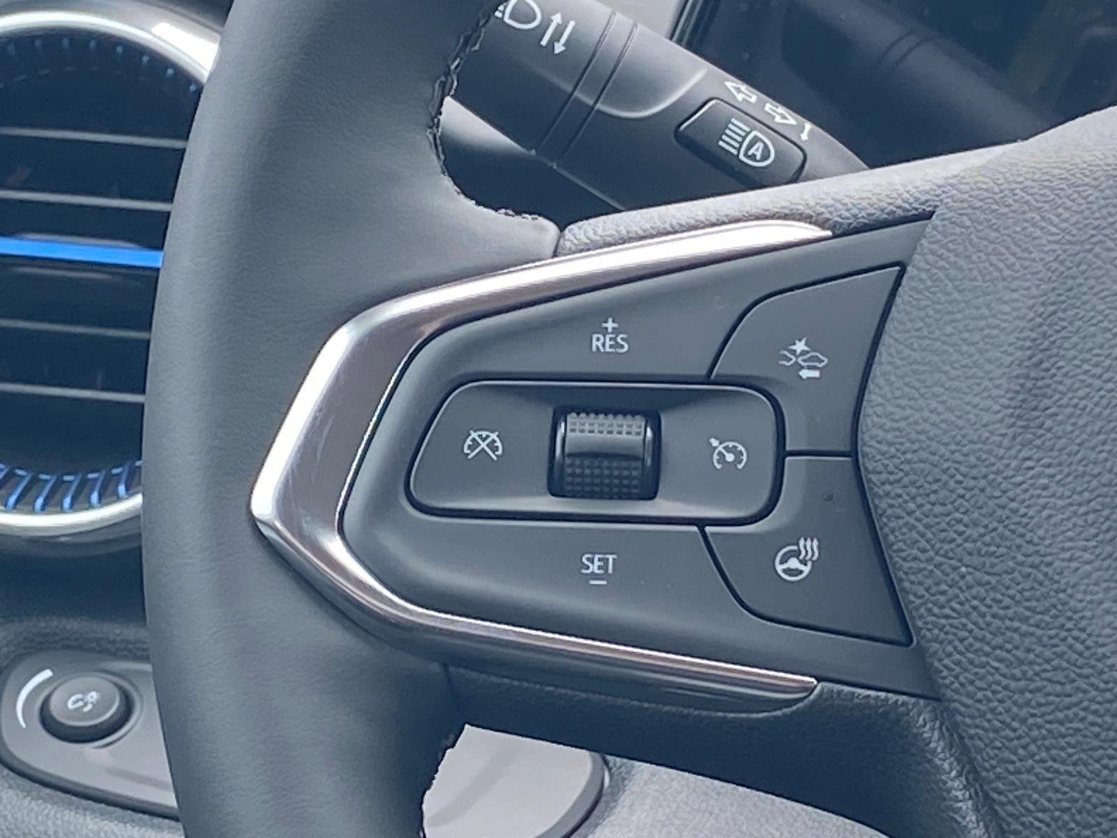 New 2026 Chevrolet Trax LT w/ Midnight Edition FWD image 8