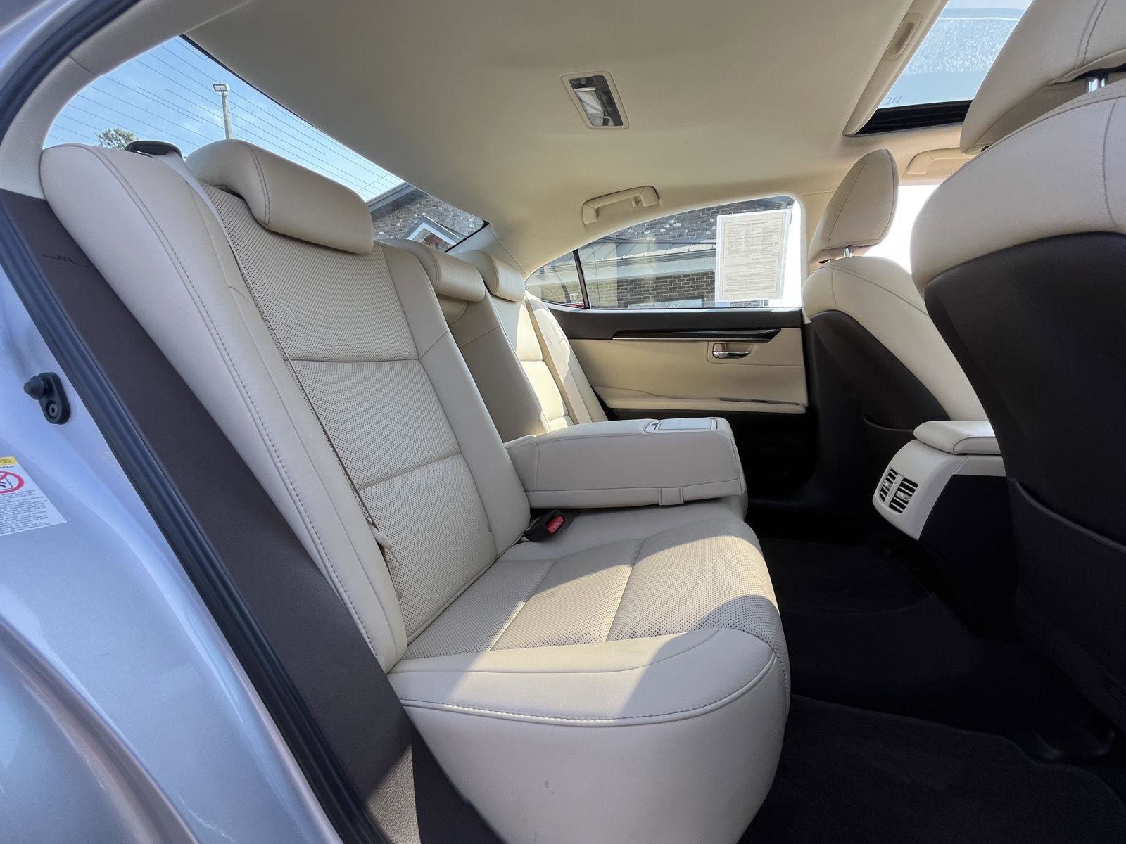 Used 2016 Lexus ES 350 FWD image 17
