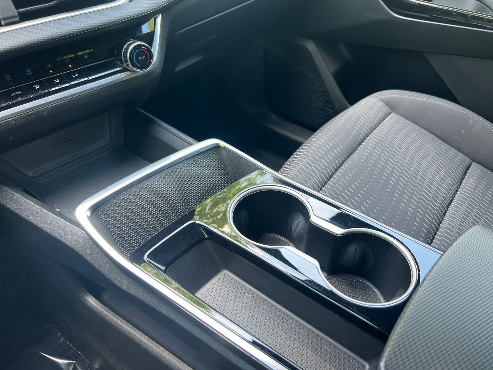 Used 2025 Chevrolet Equinox LT image 36