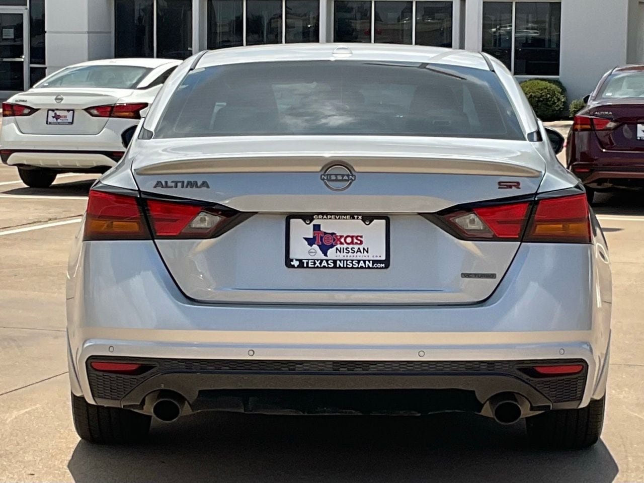 Used 2024 Nissan Altima 2.0 SR FWD image 5