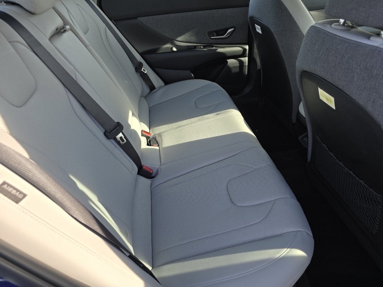 Used 2024 Hyundai Elantra Limited image 21