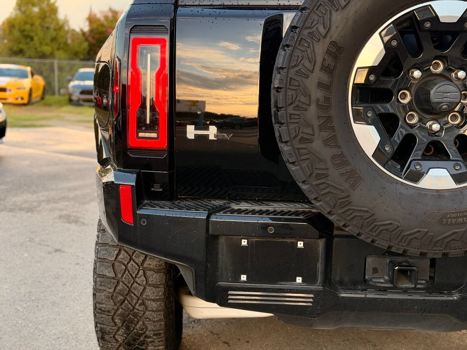 Used 2024 GMC Hummer EV 2X w/ Extreme Off-Road Package AWD/4WD image 17